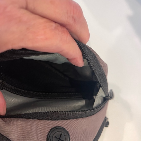 PACSAFE Crossbody Antitheft Travel bag - Picture 5 of 10